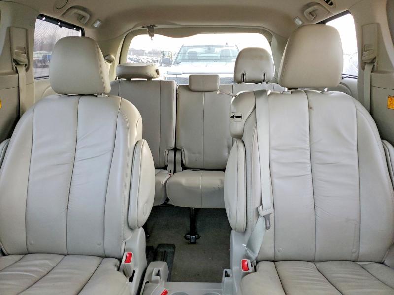 Photo 10 from auction – 2012 TOYOTA SIENNA XLE with VIN 5TDYK3DC9CS213727