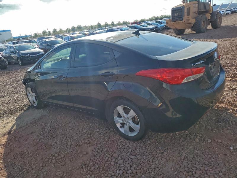 Photo 2 from auction – 2013 HYUNDAI ELANTRA GL with VIN 5NPDH4AE9DH196153