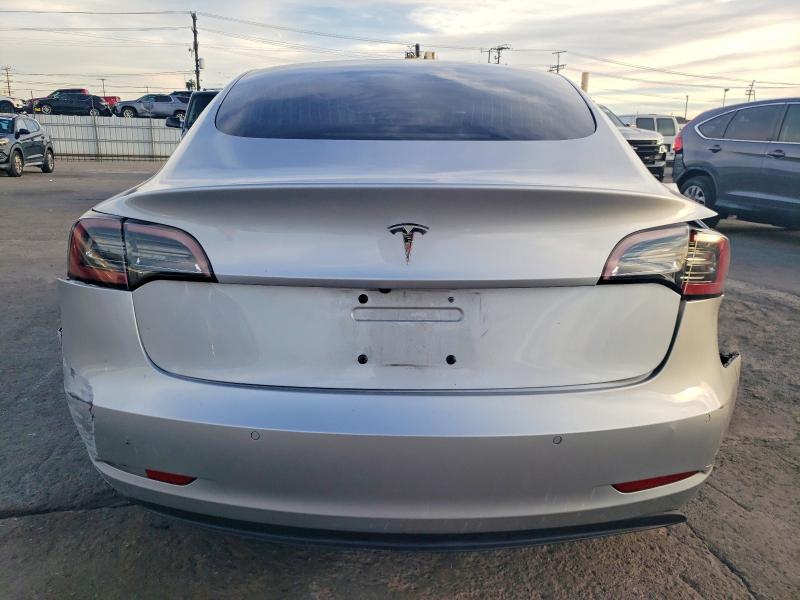 Zdjęcie 6 z aukcji – 2018 TESLA MODEL 3 z VIN 5YJ3E1EA4JF095316