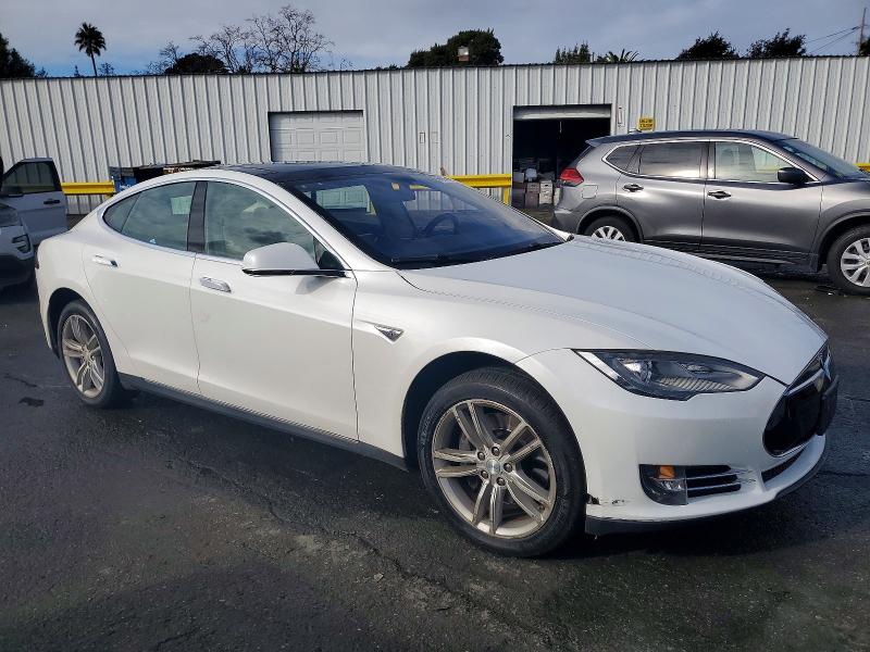 Photo 4 from auction – 2013 TESLA MODEL S with VIN 5YJSA1CN2DFP14044