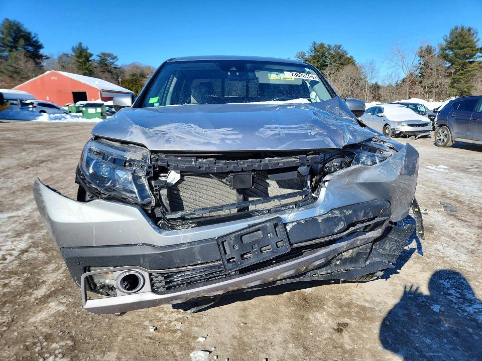 Photo 5 from auction – 2020 HONDA RIDGELINE with VIN 5FPYK3F72LB001571