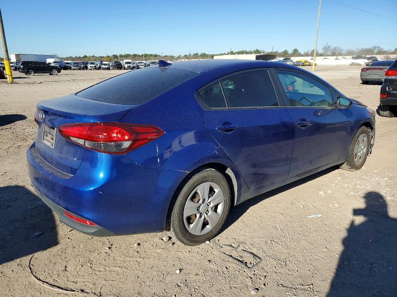 Photo 3 from auction – 2017 KIA FORTE LX with VIN 3KPFK4A72HE052837