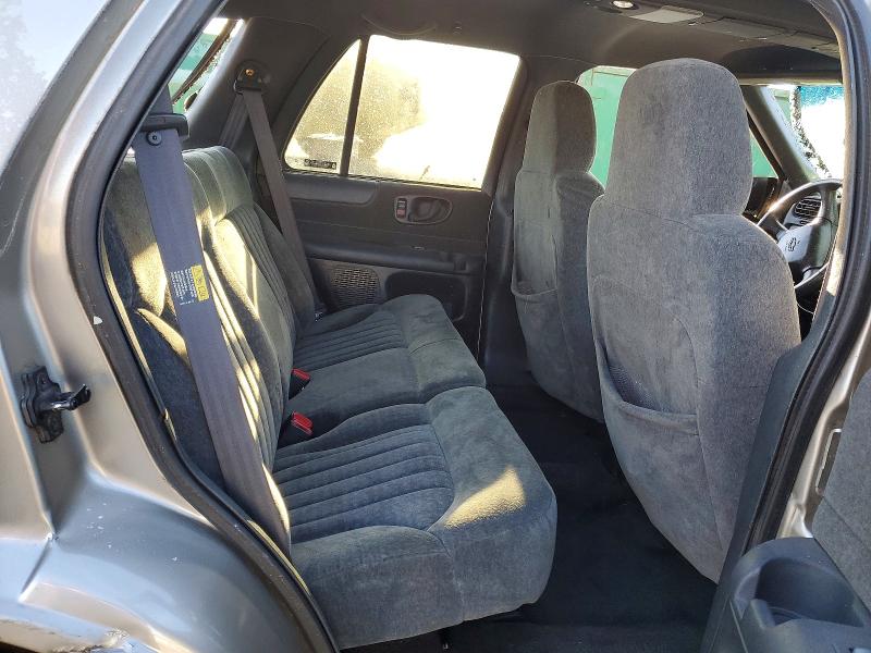 Photo 10 from auction – 2002 CHEVROLET BLAZER with VIN 1GNDT13W02K167018