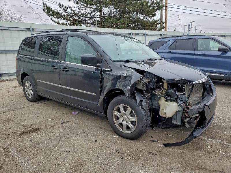 Photo 4 from auction – 2010 CHRYSLER TOWN & COU with VIN 2A4RR5D13AR130255