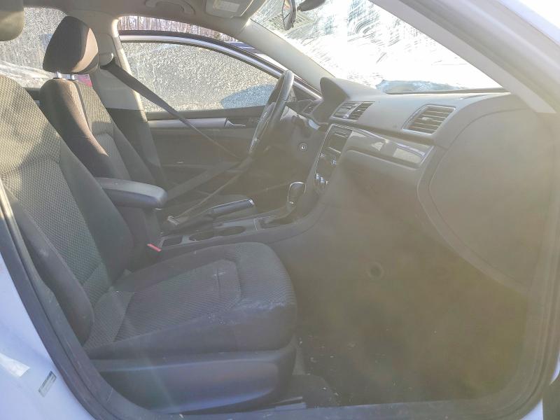 Photo 7 from auction – 2012 VOLKSWAGEN PASSAT S with VIN 1VWAH7A3XCC068742
