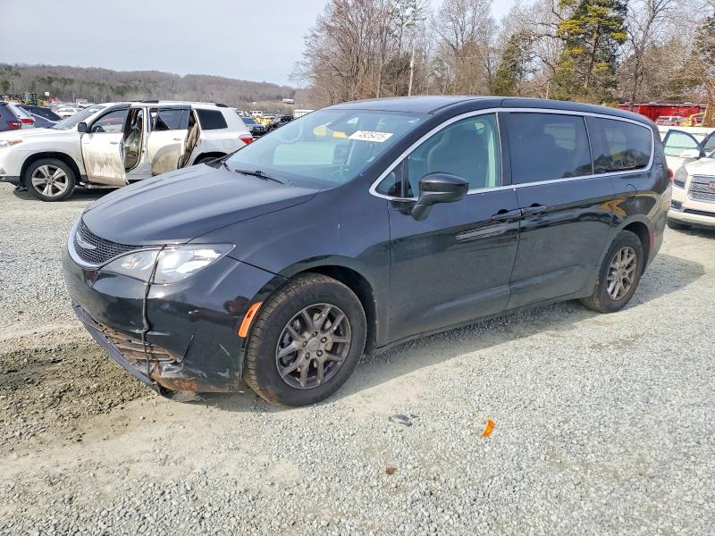 CHRYSLER PACIFICA 2017 with VIN 2C4RC1DG0HR565216 - Photo from auction