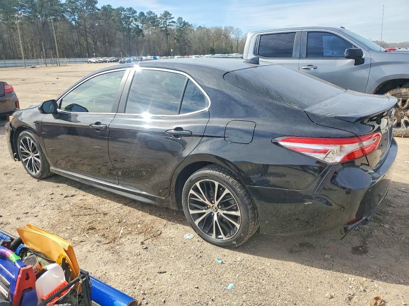 Photo 2 from auction – 2020 TOYOTA CAMRY with VIN 4T1G11AK2LU894738