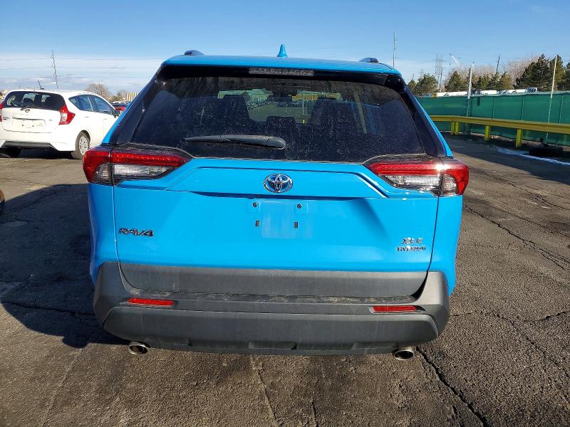 Photo 6 from auction – 2020 TOYOTA RAV4 XLE with VIN 2T3RWRFV8LW091533