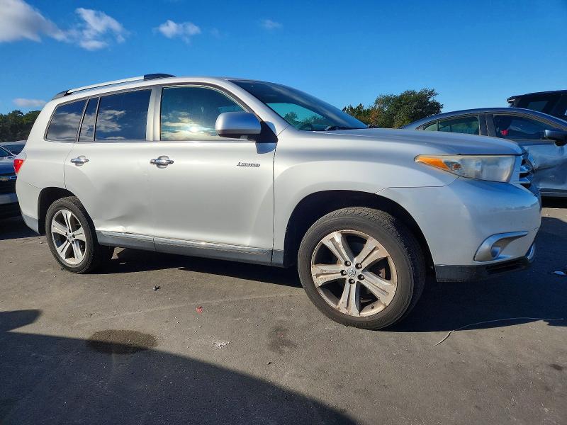 Photo 4 from auction – 2011 TOYOTA HIGHLANDER with VIN 5TDDK3EH1BS062180