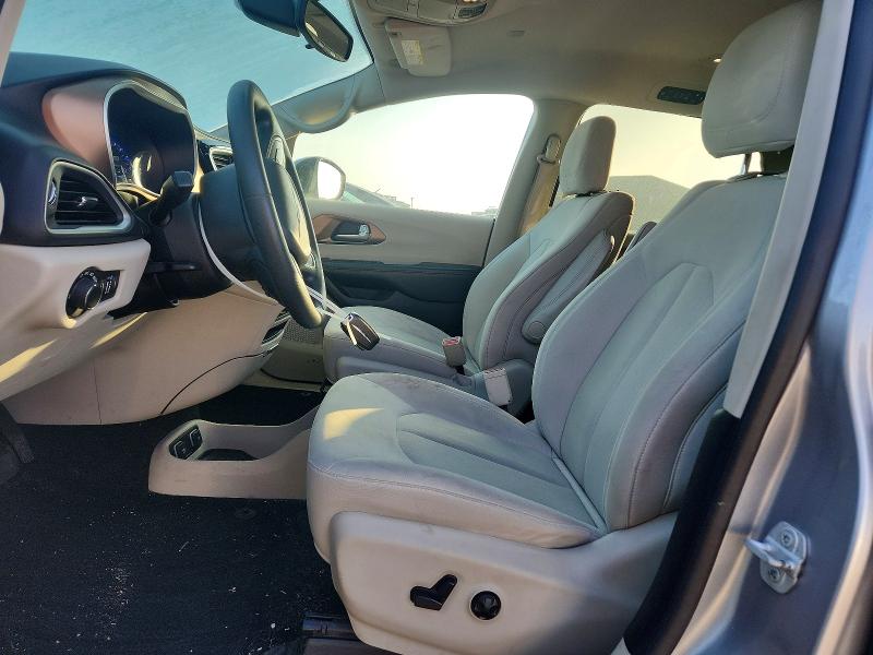 Photo 7 from auction – 2017 CHRYSLER PACIFICA T with VIN 2C4RC1DGXHR502320