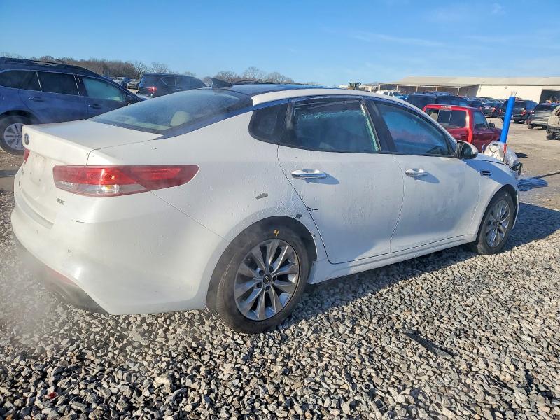 Photo 3 from auction – 2016 KIA OPTIMA EX with VIN 5XXGU4L39GG058228