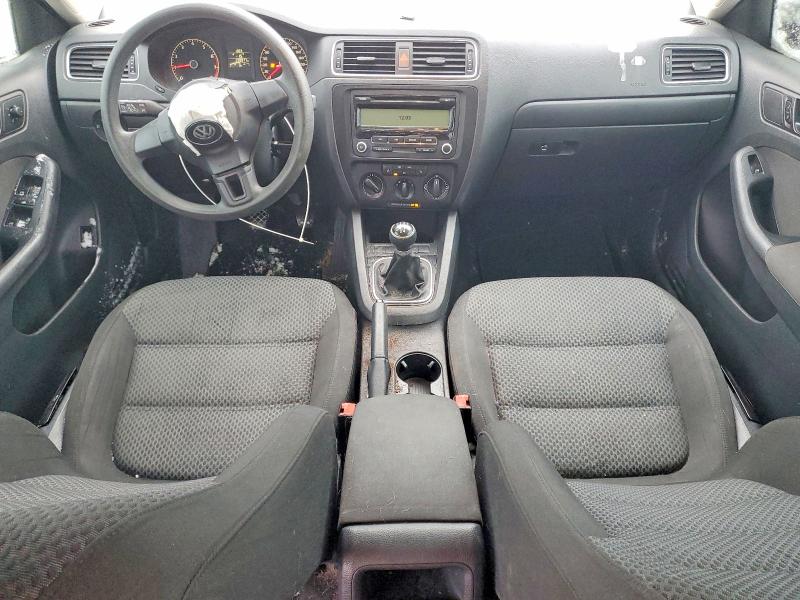 Photo 8 from auction – 2011 VOLKSWAGEN JETTA with VIN 3VWBK7AJ2BM375548