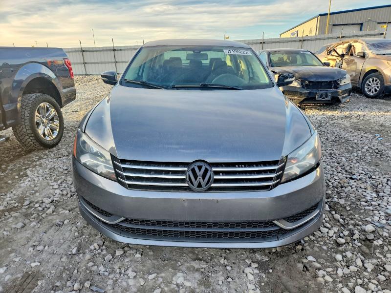 Photo 5 from auction – 2013 VOLKSWAGEN PASSAT S with VIN 1VWAP7A38DC030074