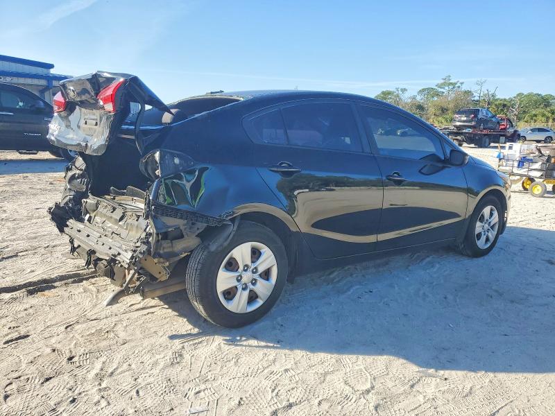 Photo 3 from auction – 2017 KIA FORTE LX with VIN 3KPFL4A78HE023727