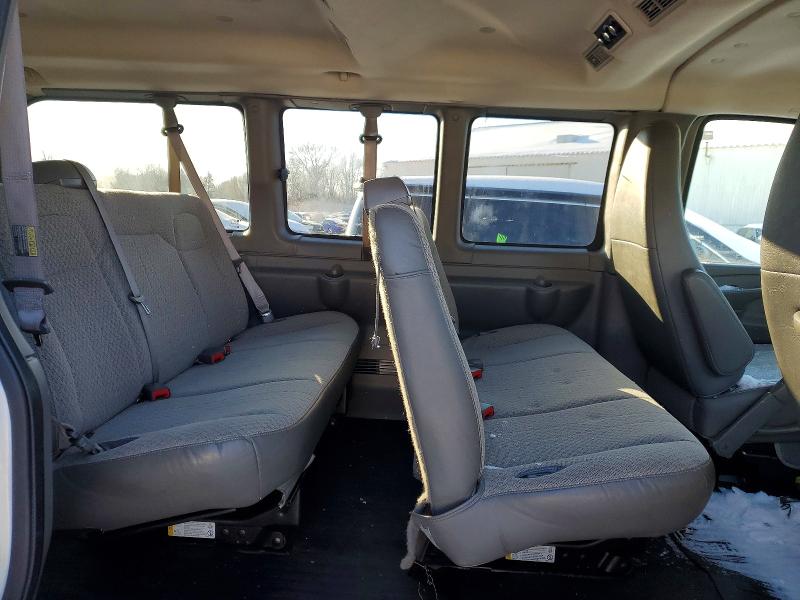 Photo 11 from auction – 2012 GMC SAVANA with VIN 1GJW7PFA2C1174657