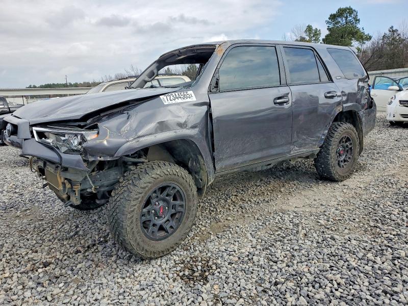 Photo 1 from auction – 2018 TOYOTA 4RUNNER SR with VIN JTEBU5JR3J5559713
