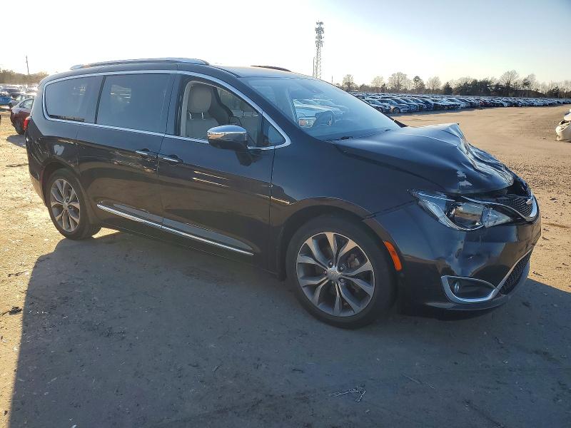 Photo 4 from auction – 2017 CHRYSLER PACIFICA L with VIN 2C4RC1GG3HR544792