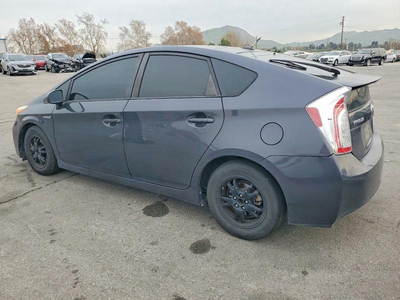 Photo 2 from auction – 2013 TOYOTA PRIUS with VIN JTDKN3DU0D5652506