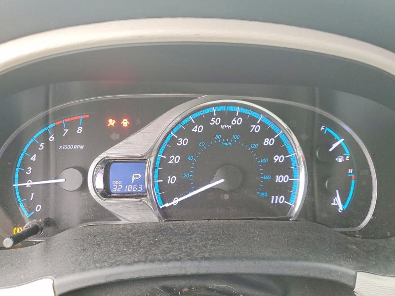 Photo 9 from auction – 2011 TOYOTA SIENNA XLE with VIN 5TDDK3DC8BS008705