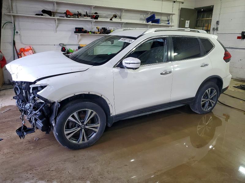 NISSAN ROGUE S 2019 with VIN JN8AT2MV3KW380985 - Photo from auction