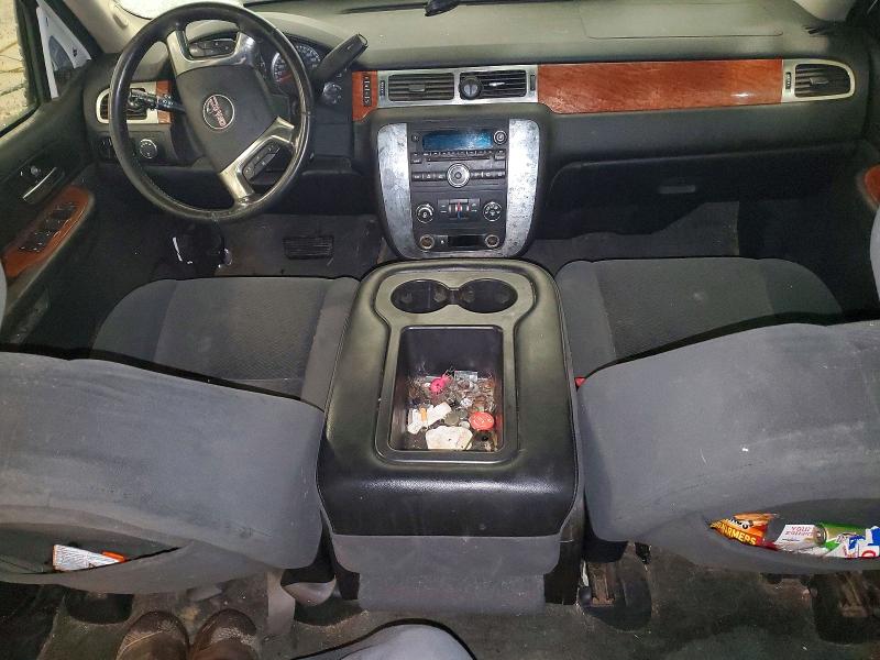 Photo 8 from auction – 2007 GMC YUKON with VIN 1GKFK13067J146160