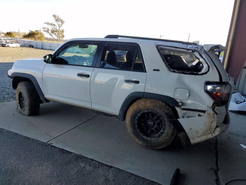 Zdjęcie 2 z aukcji – 2018 TOYOTA 4RUNNER z VIN JTEBU5JR4J5548476