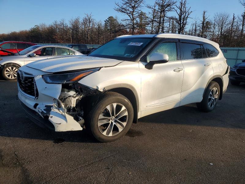 TOYOTA HIGHLANDER 2021 with VIN 5TDHZRBH7MS528542 - Photo from auction
