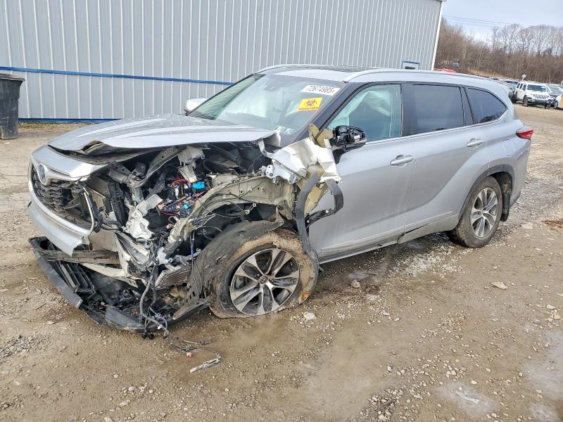 TOYOTA HIGHLANDER 2023 with VIN 5TDKBRCH8PS117292 - Photo from auction
