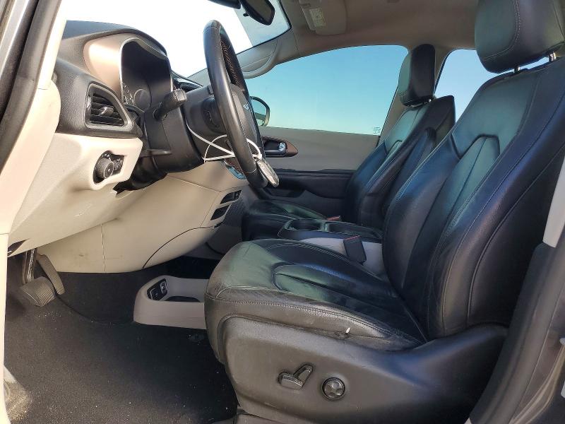 Photo 7 from auction – 2017 CHRYSLER PACIFICA T with VIN 2C4RC1BG7HR532653