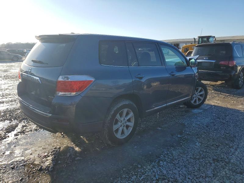 Photo 3 from auction – 2012 TOYOTA HIGHLANDER with VIN 5TDBK3EH9CS174069