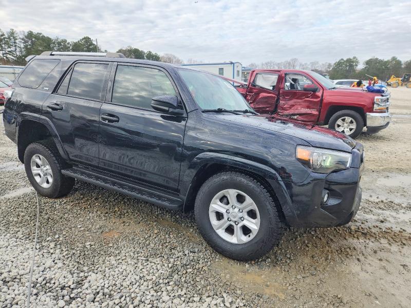 Photo 4 from auction – 2022 TOYOTA 4RUNNER SR with VIN JTEMU5JRXN6052882