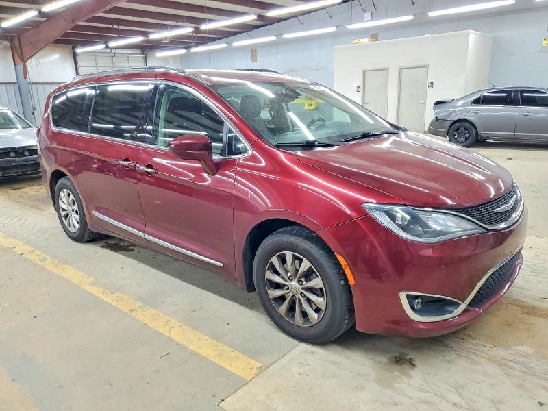 Photo 4 from auction – 2019 CHRYSLER PACIFICA T with VIN 2C4RC1BGXKR665527