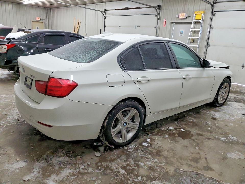 Photo 3 from auction – 2015 BMW 328 with VIN WBA3B5C58FF960715