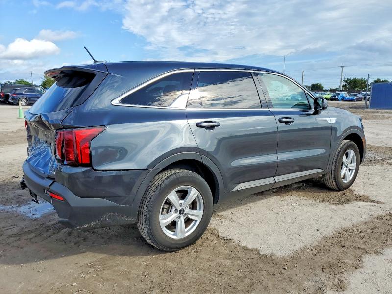 Photo 3 from auction – 2023 KIA SORENTO with VIN 5XYRGDLC8PG239476