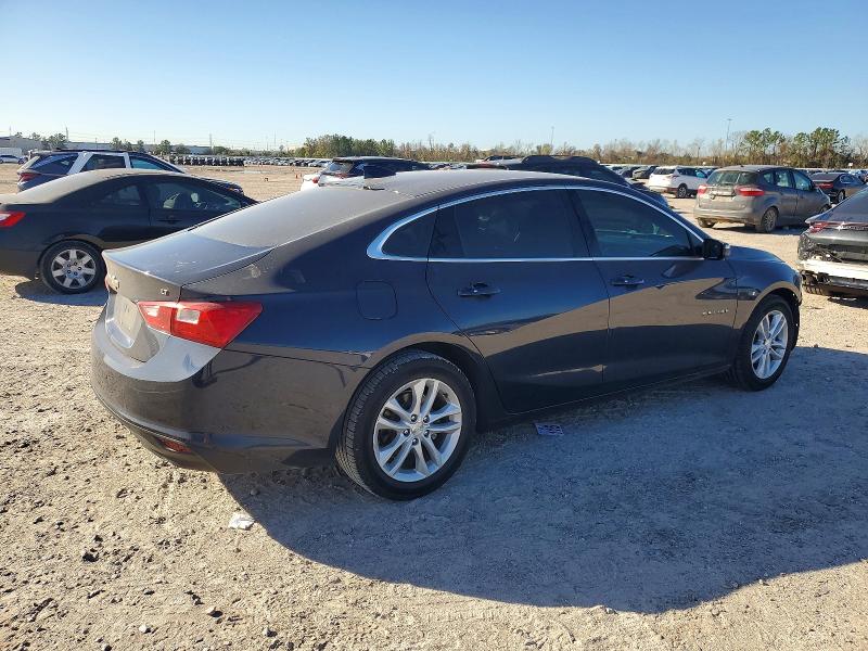 Photo 3 from auction – 2017 CHEVROLET MALIBU LT with VIN 1G1ZE5ST3HF225429