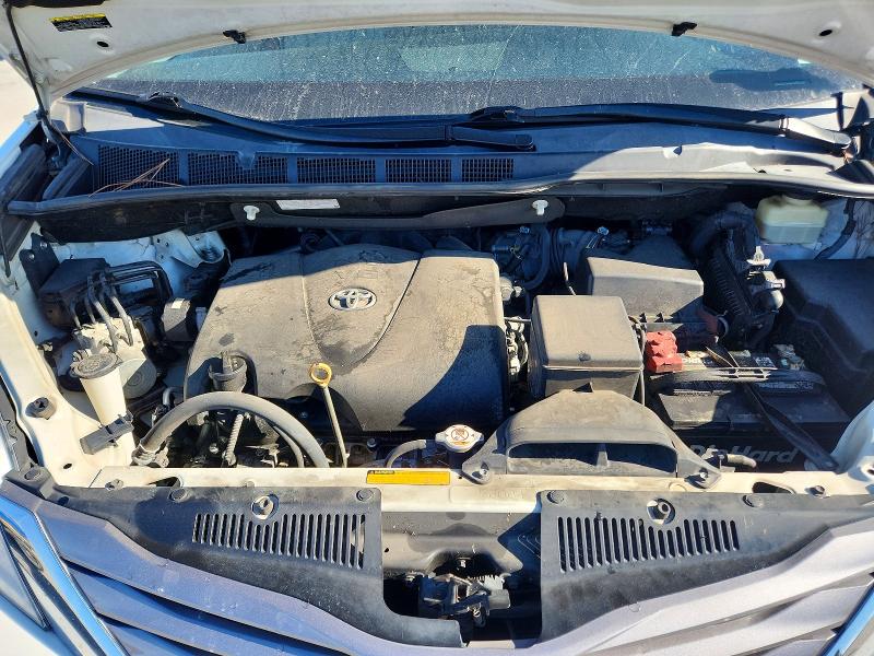 Photo 12 from auction – 2017 TOYOTA SIENNA XLE with VIN 5TDYZ3DC3HS787033