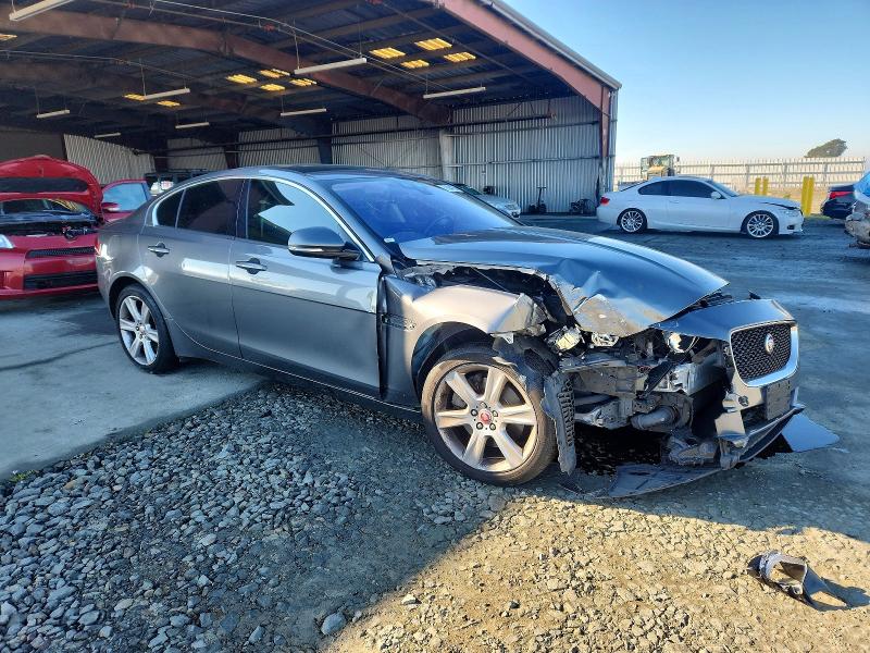 Photo 4 from auction – 2017 JAGUAR XE with VIN SAJAD4BG3HA963895