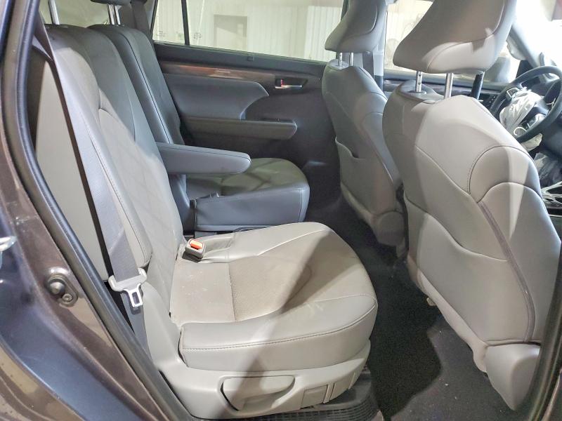 Photo 10 from auction – 2022 TOYOTA HIGHLANDER with VIN 5TDFARAH6NS012996