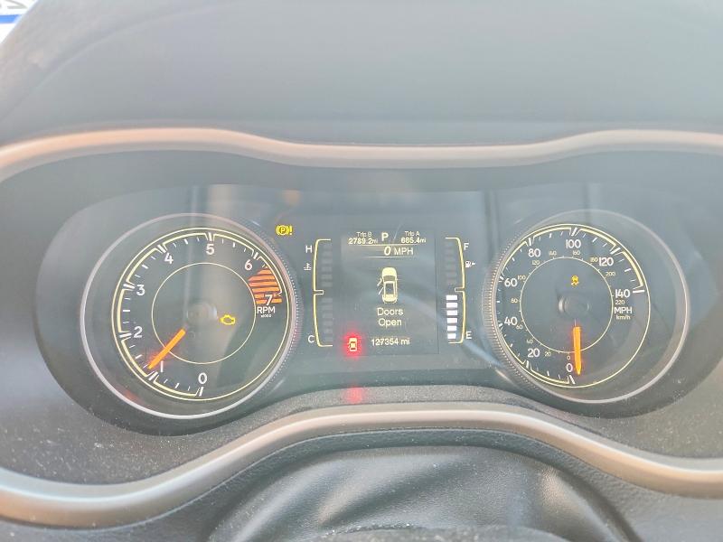 Photo 9 from auction – 2017 JEEP CHEROKEE L with VIN 1C4PJLCB5HW586830