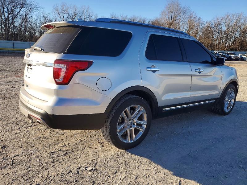 Photo 3 from auction – 2017 FORD EXPLORER with VIN 1FM5K7F88HGD87014