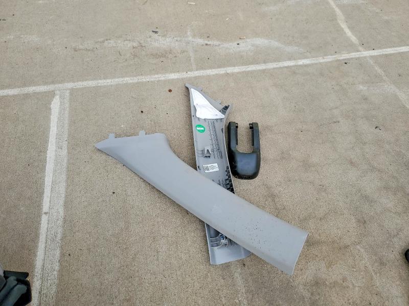Photo 13 from auction – 2019 CHEVROLET EQUINOX with VIN 3GNAXJEV4KS613378