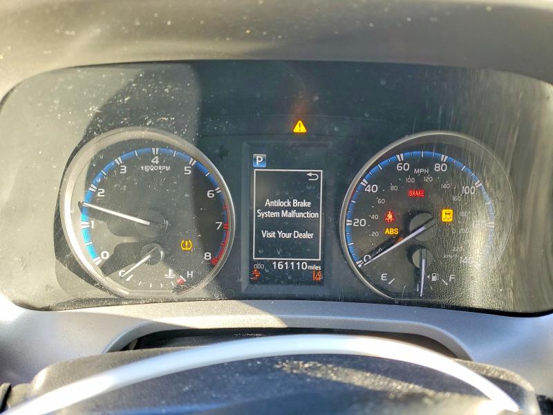 Photo 9 from auction – 2018 TOYOTA RAV4 with VIN 2T3ZFREV8JW424831