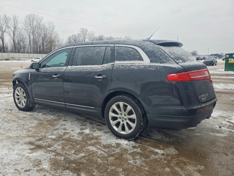 Photo 2 from auction – 2016 LINCOLN MKT with VIN 2LMHJ5AT3GBL02221