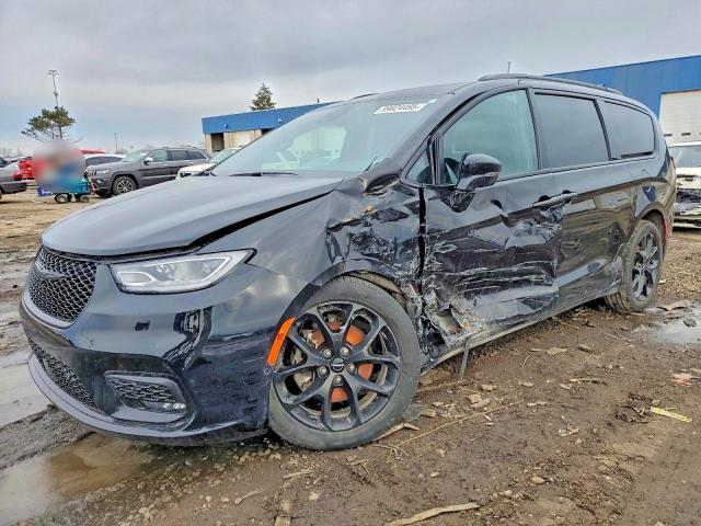 CHRYSLER PACIFICA 2024 with VIN 2C4RC1BG2RR192099 - Photo from auction