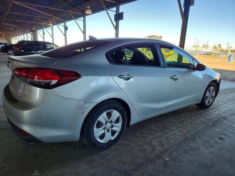 Photo 3 from auction – 2017 KIA FORTE LX with VIN 3KPFK4A7XHE057154