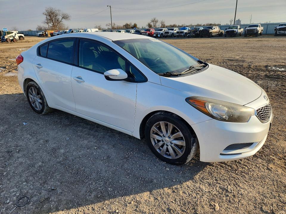 Photo 4 from auction – 2015 KIA FORTE with VIN KNAFX4A6XF5368758