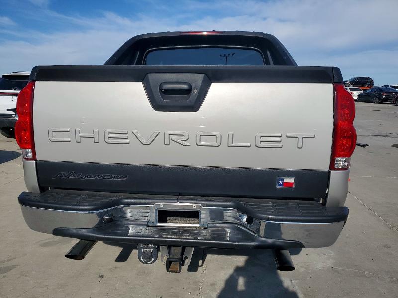 Photo 6 from auction – 2004 CHEVROLET AVALANCHE with VIN 3GNEC12T44G199377