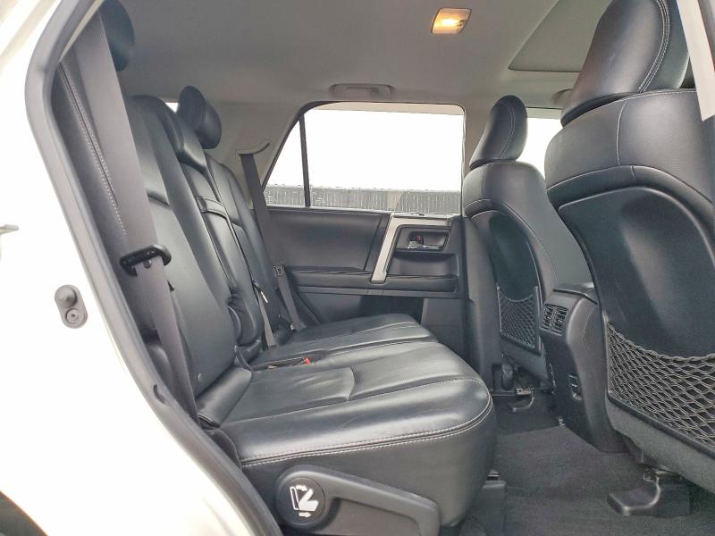Photo 11 from auction – 2015 TOYOTA 4RUNNER SR with VIN JTEBU5JRXF5267046