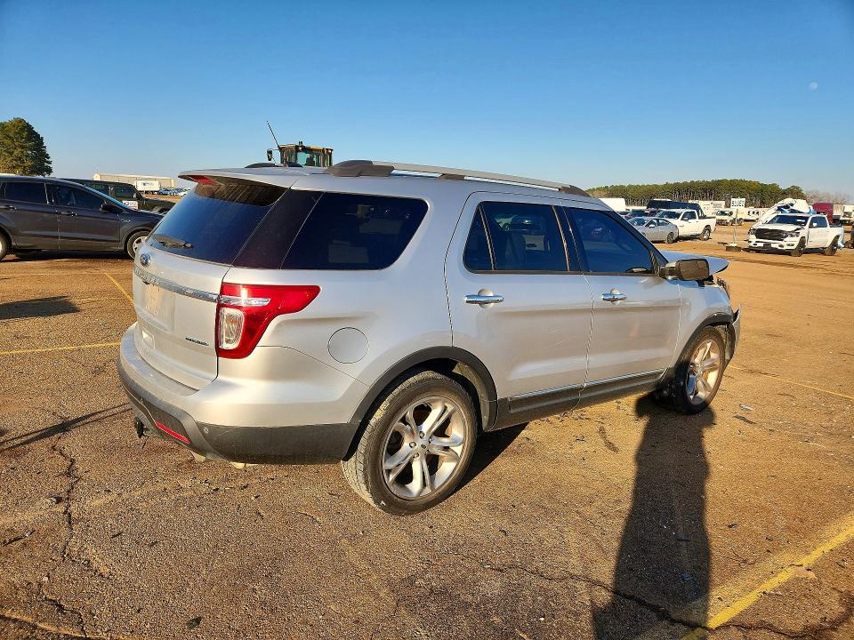 Photo 3 from auction – 2014 FORD EXPLORER with VIN 1FM5K7F83EGB74029