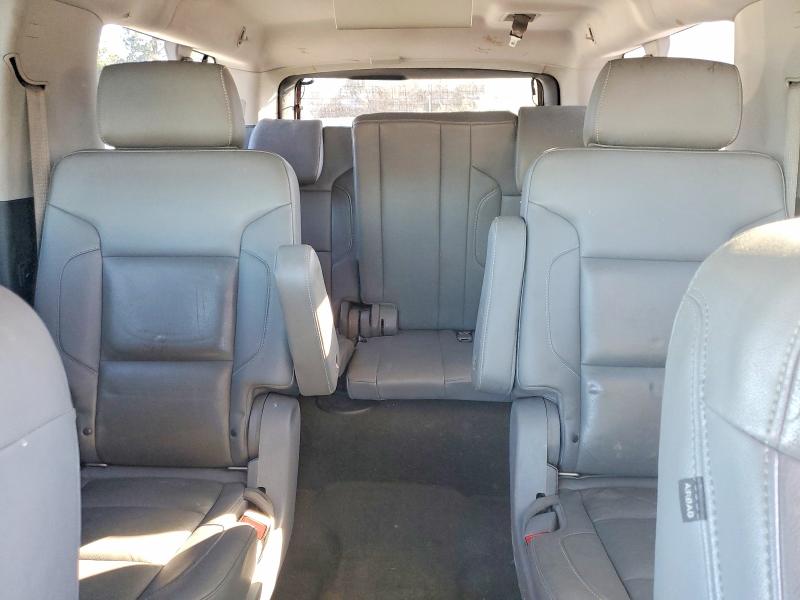 Фото 10 с аукциона – 2016 CHEVROLET SUBURBAN C с VIN 1GNSCHKC3GR371916